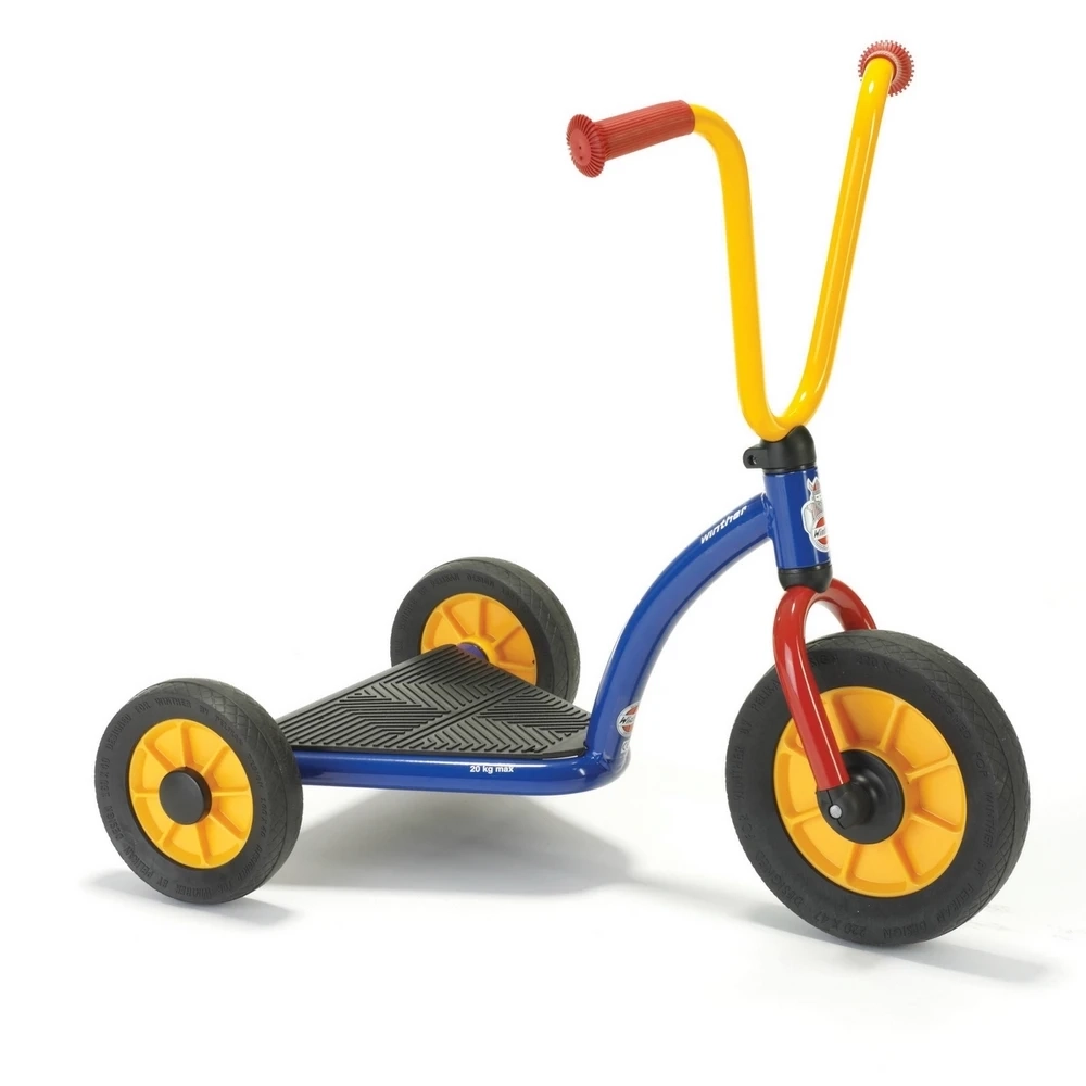Wide-base scooter                                                    